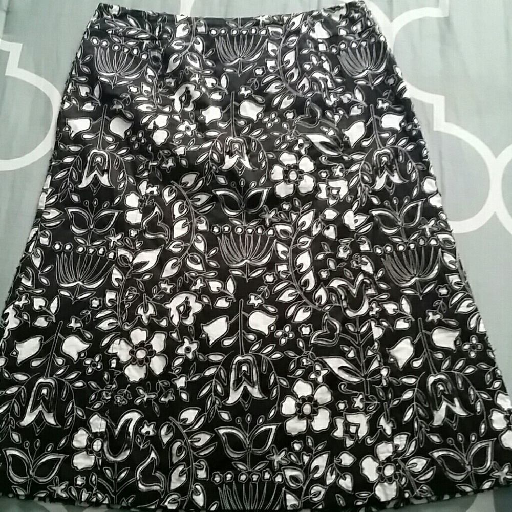 Sigred Olsen Black/White Skirt sz. 10